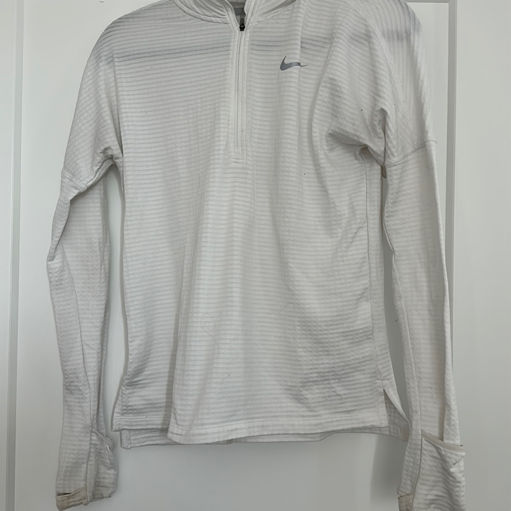 Nike women’s dri-fit fleece size XS